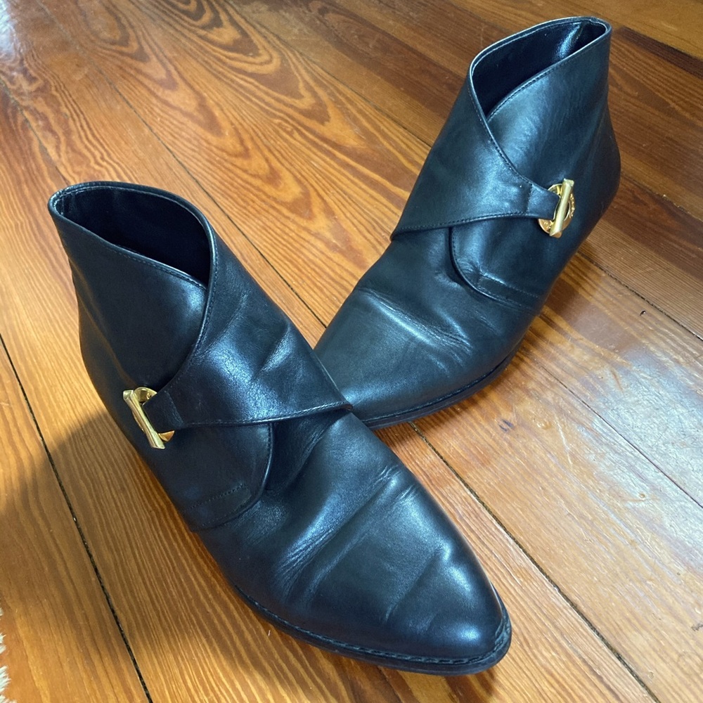 Vintage Leather ankle boots by Etienne Aigner— sz 8